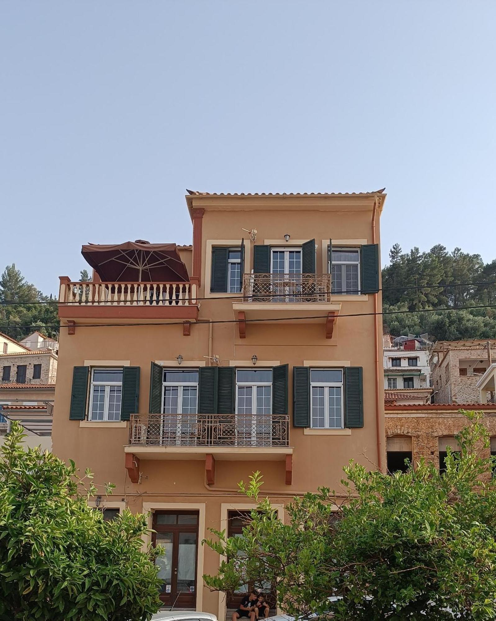 Amfitrion City Gytheio Exterior foto